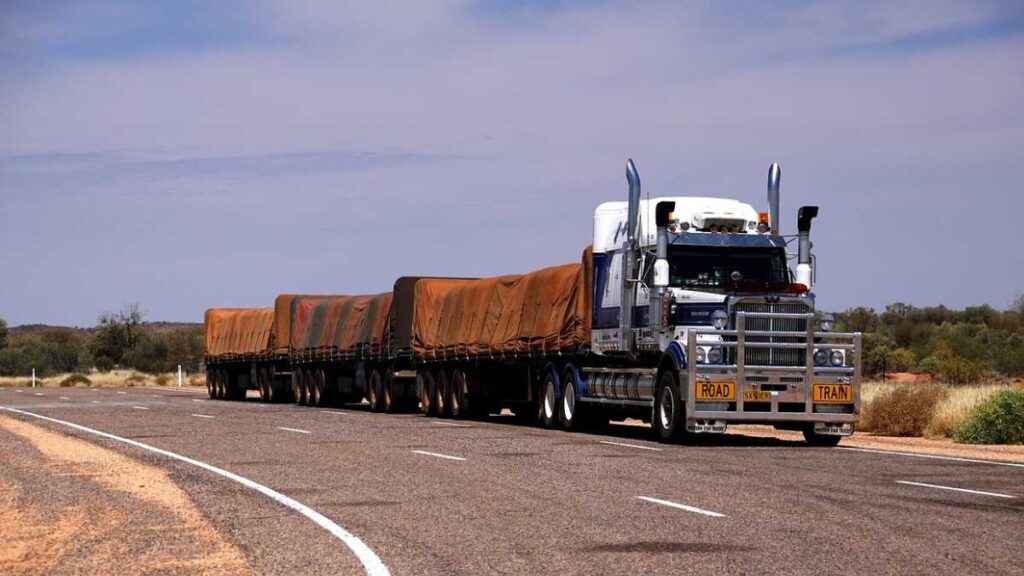 Desbravando o Caminho da Mudança no DF: A Importância do Caminhão de Mudança e Soluções para o Transporte de Veículos de Leilão