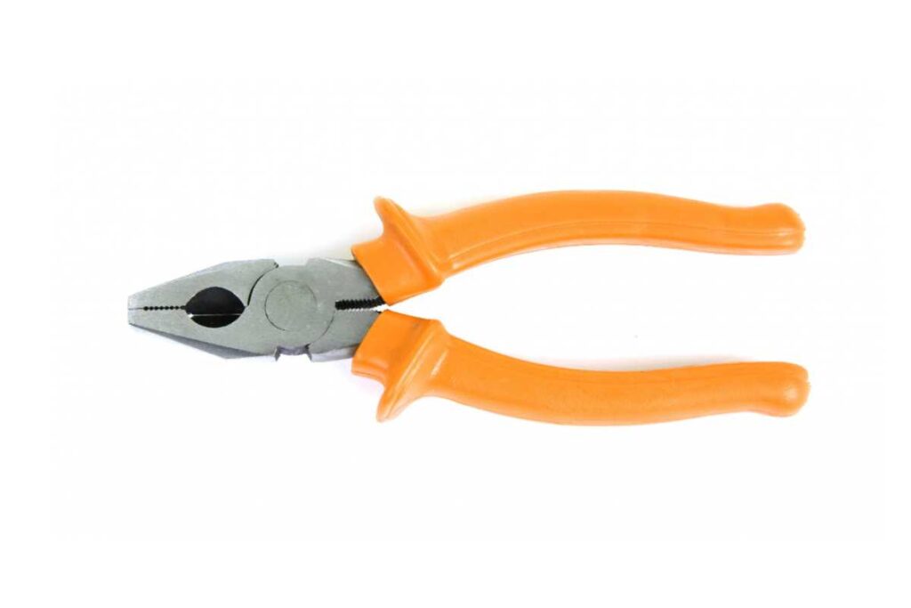 Alicate universal: como escolher um que não escorrega e dura mais